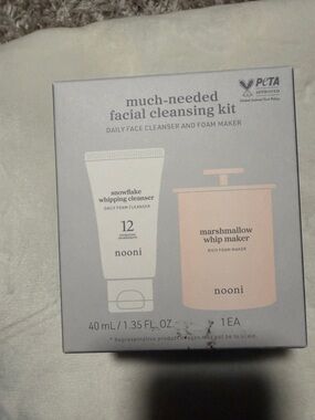nooni Much-Needed Facial Cleansing Kit - White & Pale Pink